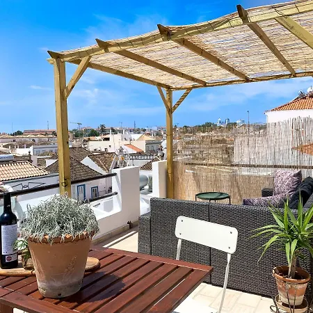 Casa Figueiras - First Floor - Unique 2br Flat W Pool Near Historical Centre